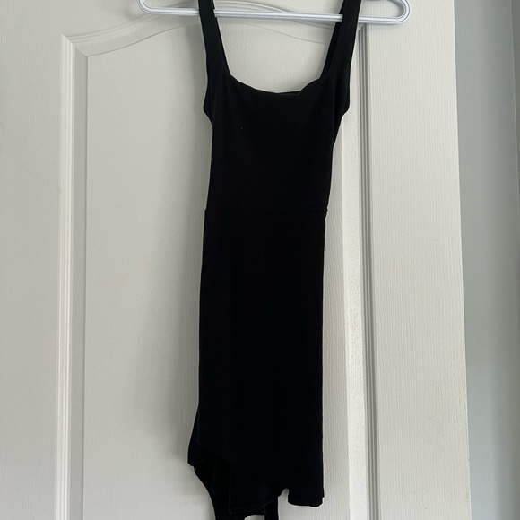 Rarely worn Aritzia Wrap Dress in black XS - Picture 2 of 3